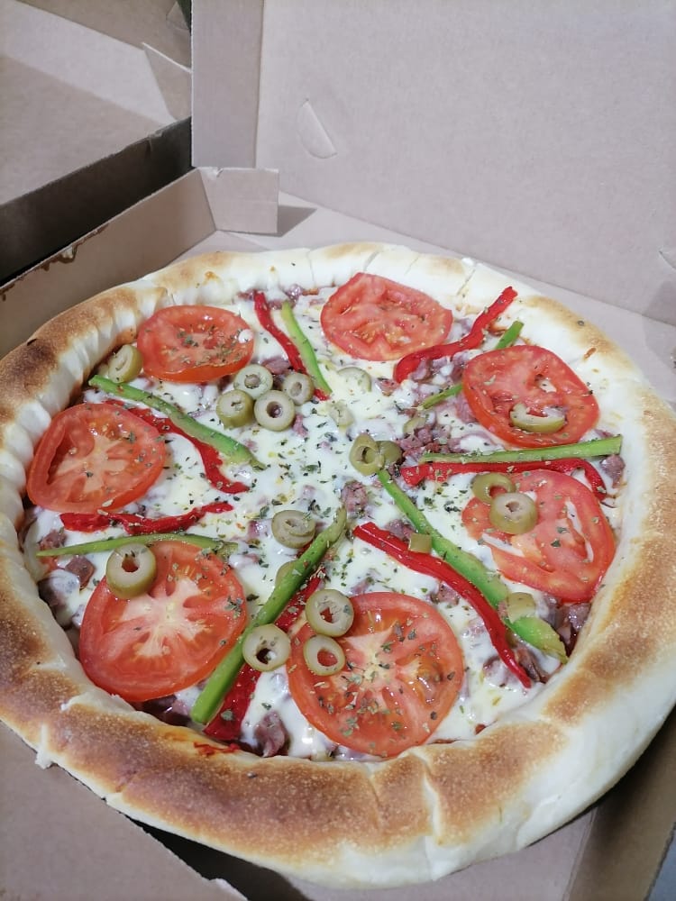 R.E pizzas photo 1