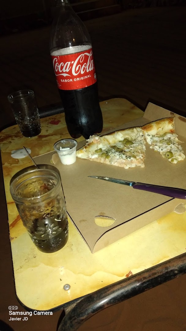 R.E pizzas photo 8